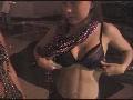 jeunes etudiantes US montrent leurs seins elles sont bourrees