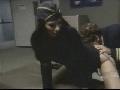 Tiffany Mason en hotesse de l air leche bien les couilles du commandant de bord