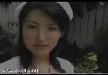 Asiatique l�ve les jambes pour te montrer sa chatte