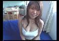 Asiatique a gros bonnets se fait presser les nibs
