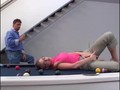 Jeunette a lunette a envie de queue sur le billard 