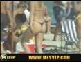 Des petits culs bronzés et bien rebondis
