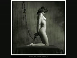 Photos de femmes nues toutes les poings li�s soumises